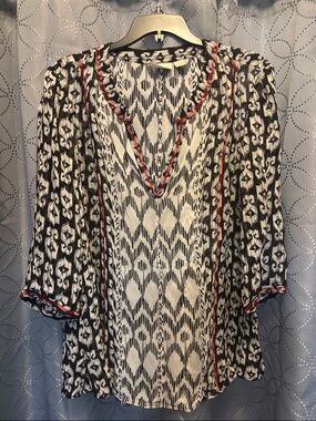 Chico's Black & White Patterned V-Neck Tunic with Red Trim